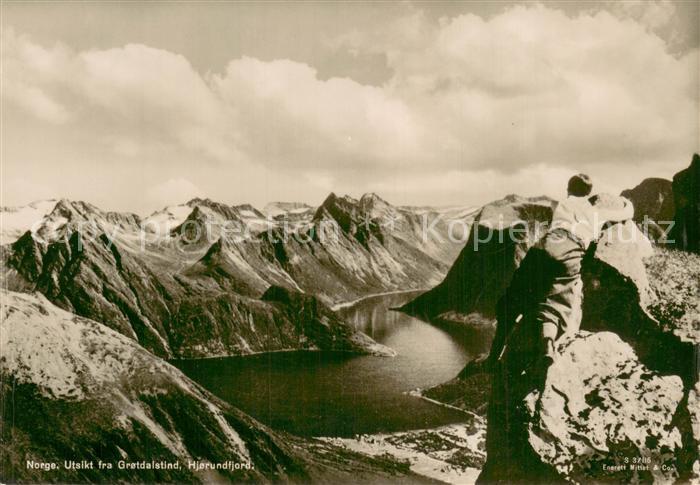 Hjorundfjorden Utsikt fra Grotdalstind