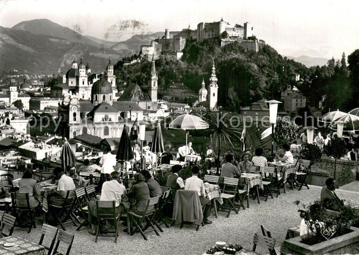 Salzburg  oesterreich Blick von den Terrassen des Grand Cafe Winkler mit Festung