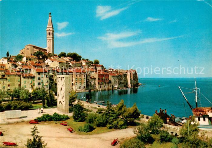 Rovinj Rovigno Istrien Croatia Ansicht Kuestenort mit Kirche Parkanlagen Hafen F