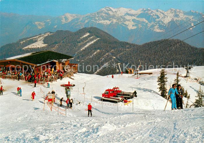 Fuegen mit Bergstation und Rofangebirge
