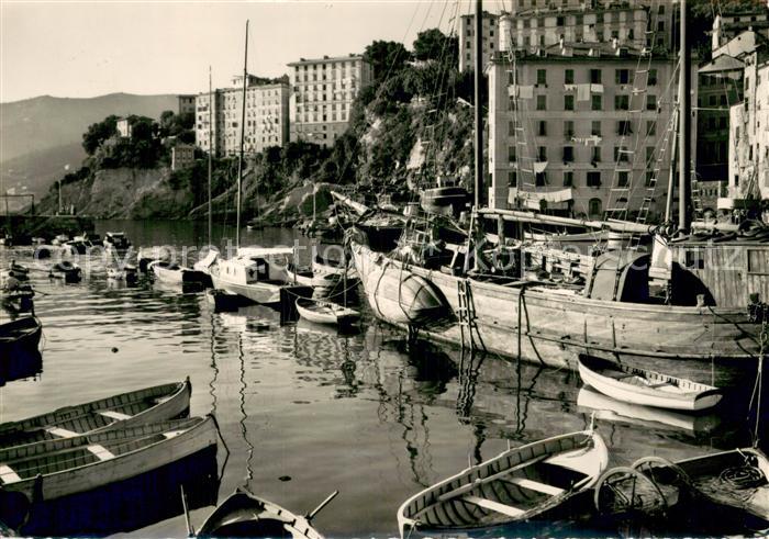 Camogli IT Teilansicht d. Hafens Anlegestelle Boote