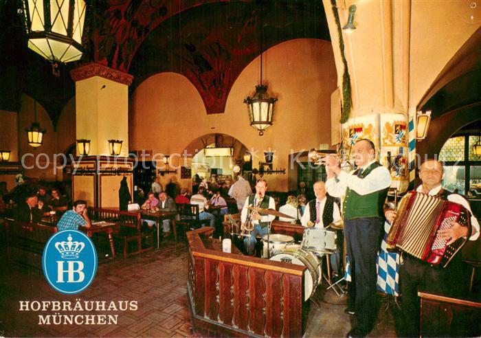 Muenchen Hofbraeuhaus am Platzl Gastraum mit Stimmungsmusik