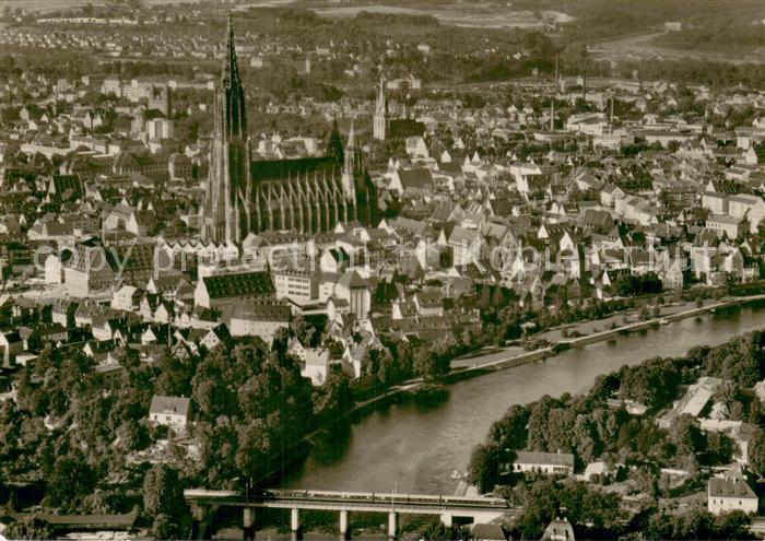 Ulm Donau Fliegeraufnahme mit Ulmer Muenster
