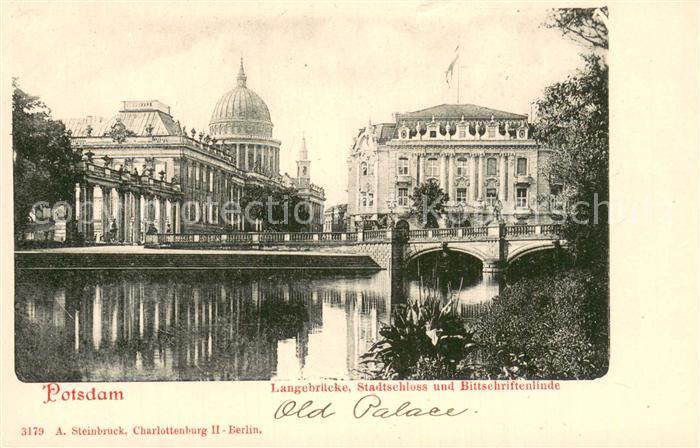 Potsdam Langebruecke Stadtschloss und Bittschriftenlinde
