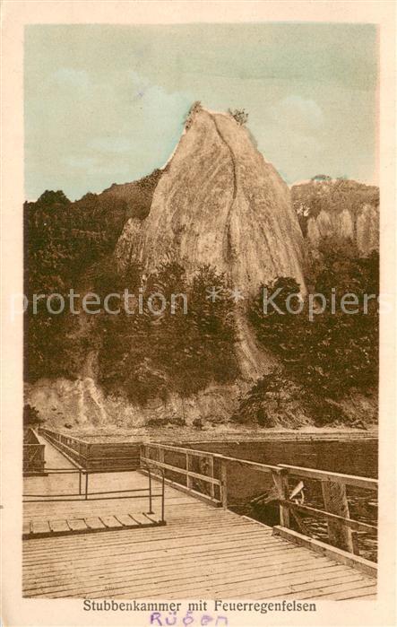 Stubbenkammer Ruegen mit Feuerregenfelsen Kreidefelsen