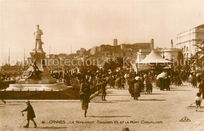 Cannes 06 Le Monument Eduardo VII et le Mont Chevallier