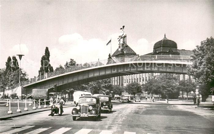 DuessELDORF CITY Aluminiumbruecke und Regierung