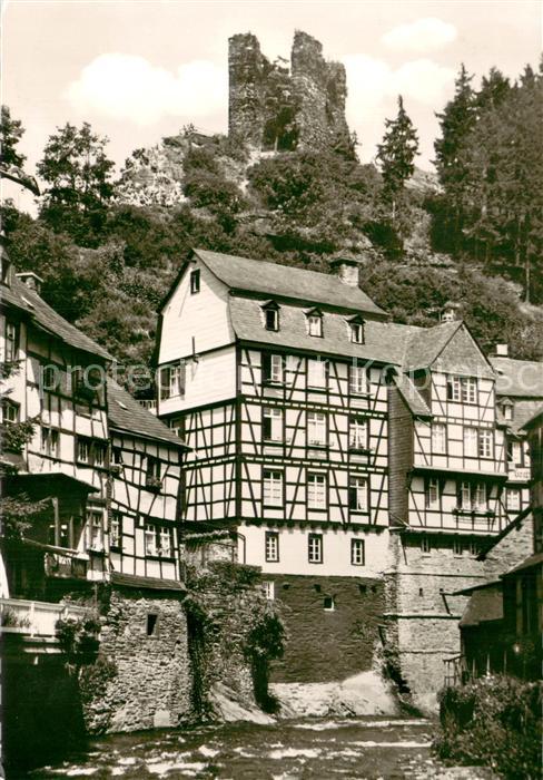 Monschau Montjoie NRW Haller-Ruine Altstadt Partie an der Rur Fachwerkhaeuser