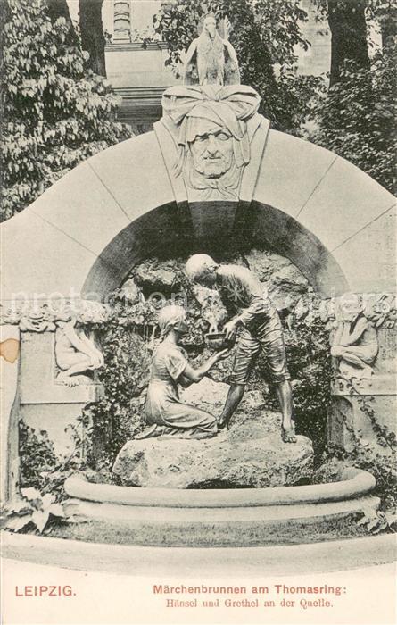 LEIPZIG Sachsen Maerchenbrunnen am Thomasring Haensel und Grethel an der Quelle