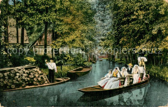 Luebbenau Spreewald Kahnfahrt Wasserstrasse Trachten