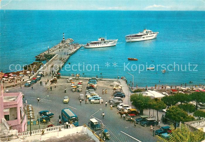 Casamicciola Isola d Ischia IT Piazza Marina Arrivo dei piroscafi Hafen Faehren