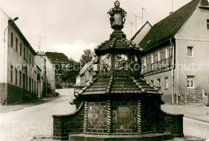 Kohren-Sahlis Toepferbrunnen auf dem Marktplatz