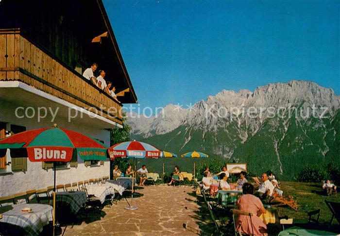 Mittenwald Bayern Korbinianhuette am Kranzberg Terrasse