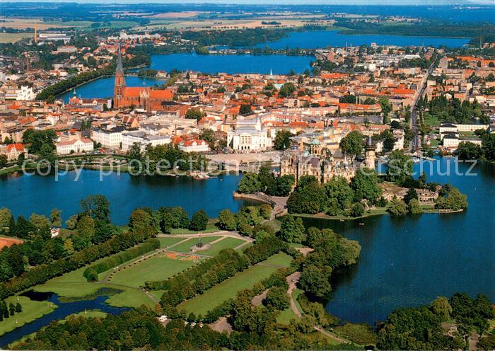 Schwerin  Mecklenburg Fliegeraufnahme mit Schlosspark Kreuzkanal Schloss und Alt