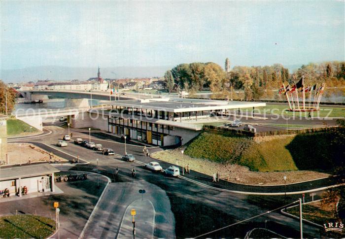 Strasbourg Alsace Le Pont de l’Europesur le Rhin et la Porte de France