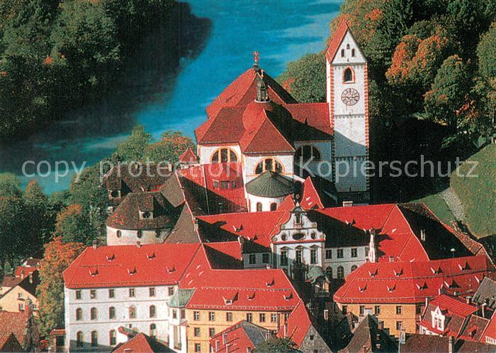 Fuessen Allgaeu Stadtpfarrkirche St Mang mit ehem Benediktinerkloster Fliegerauf