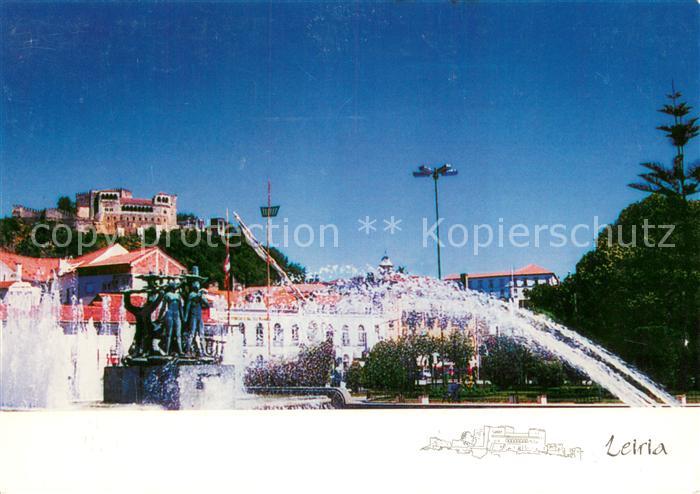 Leiria PT Wasserspiele Blick zur Burg