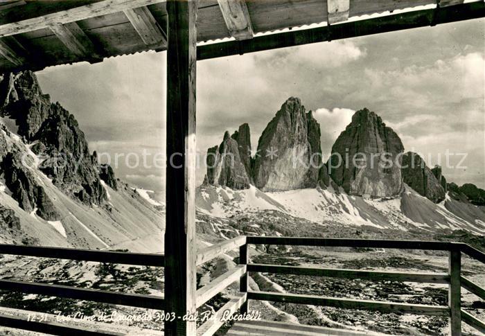 Tre Cime di Lavaredo 3003m Drei Zinnen IT vista dal Rifugio Locatelli Dolomiten