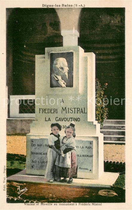 Digne-les-Bains Vincent et Mireille au monument a Frederic Mistral