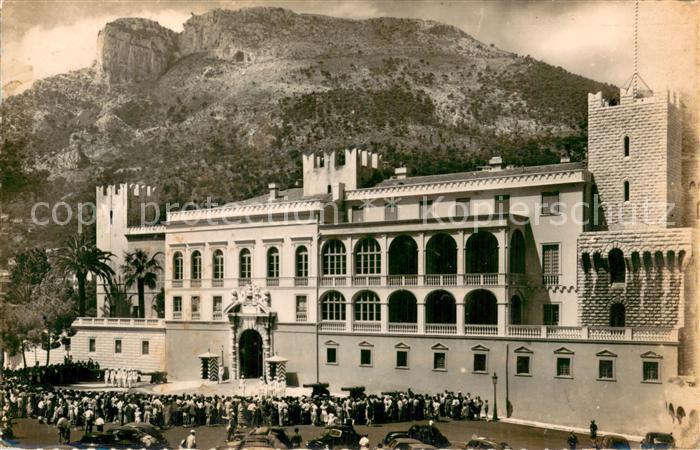 Monaco Le Palais du Prince et releve de la Gardo
