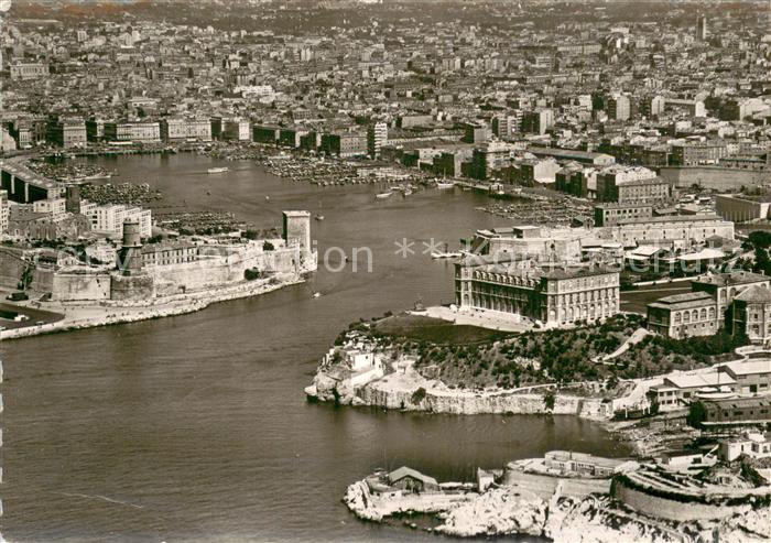 Marseille 13 Vue aerienne sur le Vieux Poer le Jardin du Pharo et le Fort St Jea
