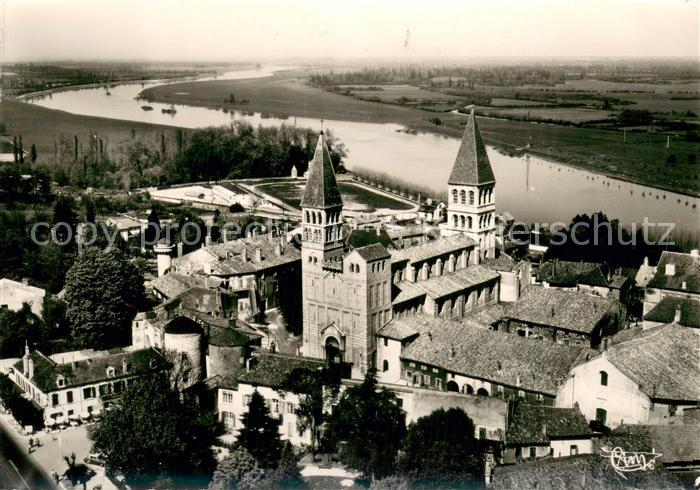 Tournus 71 Eglise St Philibert Vue aerienne