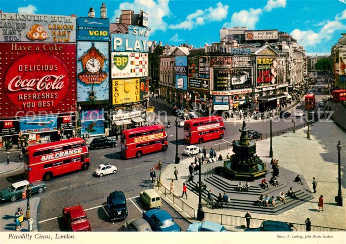 London  UK Piccadilly Circus Doppeldeckerbus