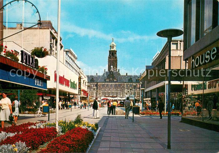 Rotterdam Rathaus mit Lijnbaan Fussgaengerzone