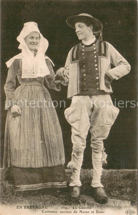 Nevez La Gavotte Costumes anciens de Nevez et Scaer