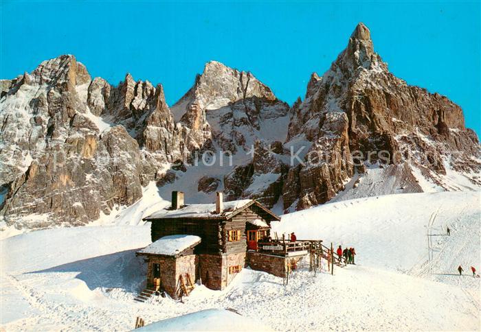 Passo Rolle Trentino Dolomiti IT Bait a Seganini Veduta invernale col Comon dell