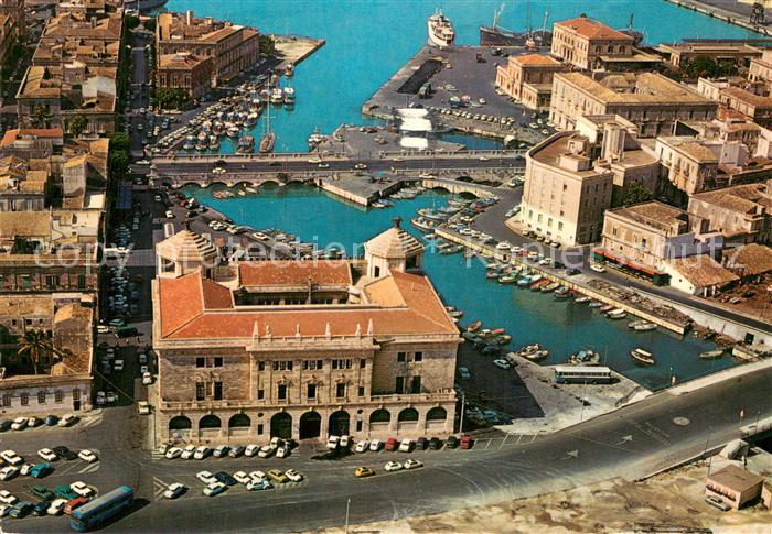 Siracusa Syrakus Sicilia Il porto e la stazione marittima dall aereo