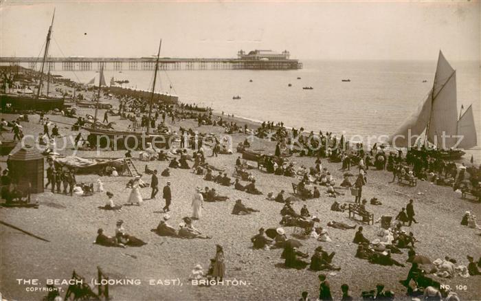 Brighton  East Sussex UK The beach looking east Seebruecke