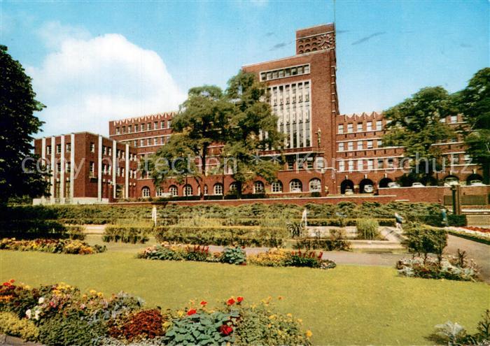 Oberhausen Rathaus mit Grillopark