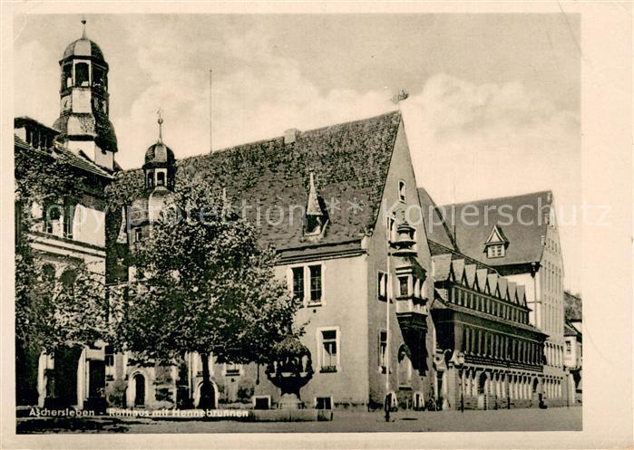 Aschersleben Sachsen-Anhalt Rathaus mit Hennebrunnen