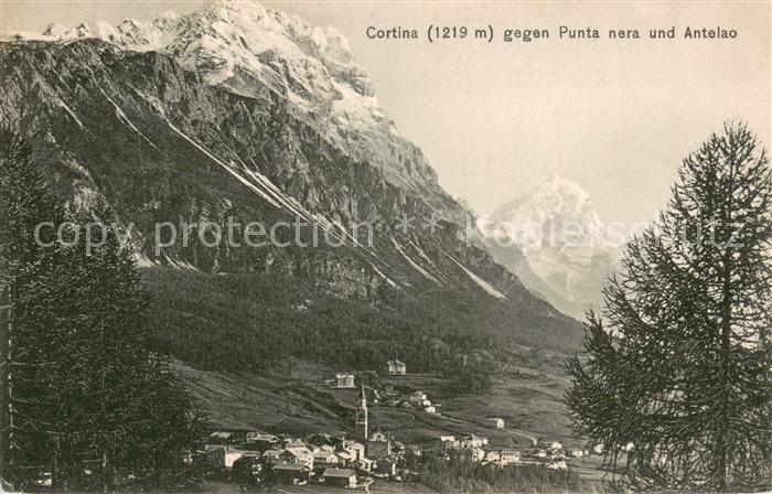 Cortina d Ampezzo mit Punta nera und Antelao