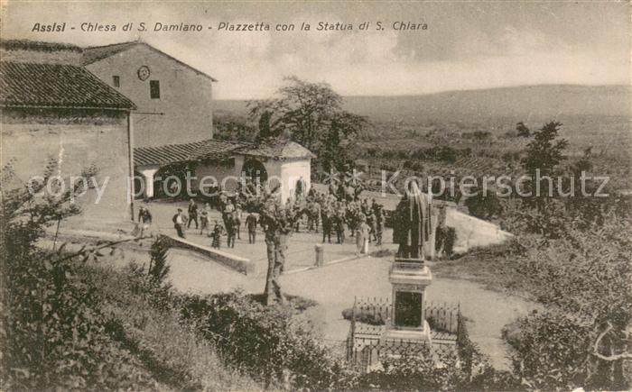 Assisi Umbria Chiesa di San Damiano Piazzetta con la Statua di Santa Clara