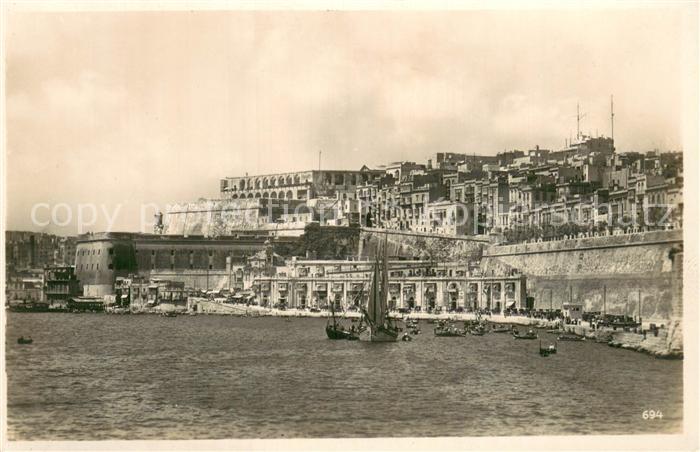 Malta  Insel Teilansicht v. Meer aus