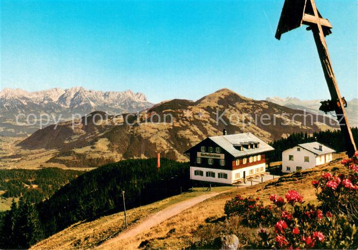 Wildschoenau Tirol Markbachjochhaus mit Wildem Kaiser und Hohe Salve