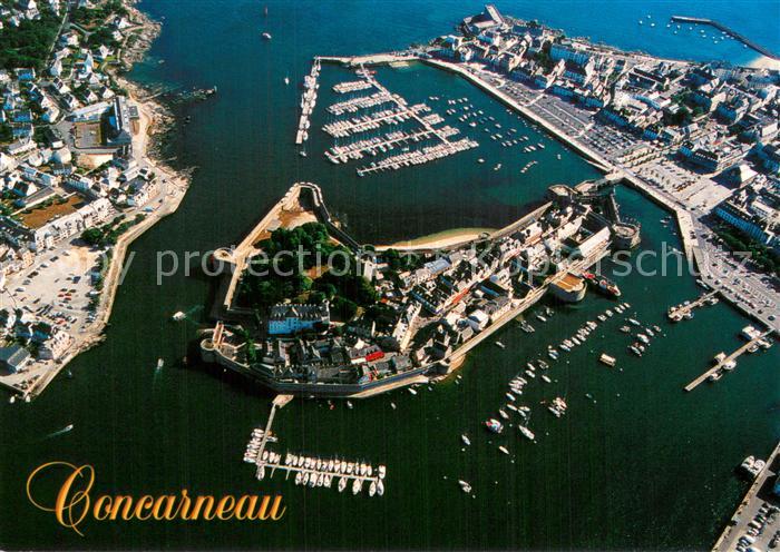 Concarneau 29 Finistere Stadt zwischen Fischer- und Yachthafen