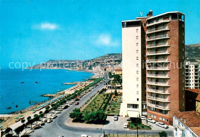 Arma di Taggia San Remo IT Hotel Vittoria e lungomare Riviera dei Fiori