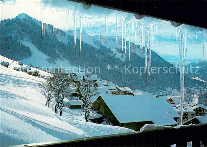 Chatel Haute-Savoie Station Portes du Soleil Village Chalets en hiver Eiszapfen