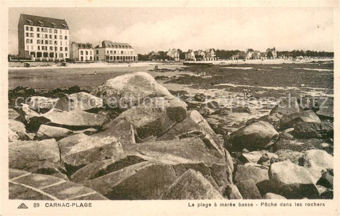 Carnac 56 Morbihan La plage a maree basse Peche dans les rochers