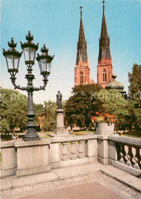 Uppsala Domkyrkan fran universitetet