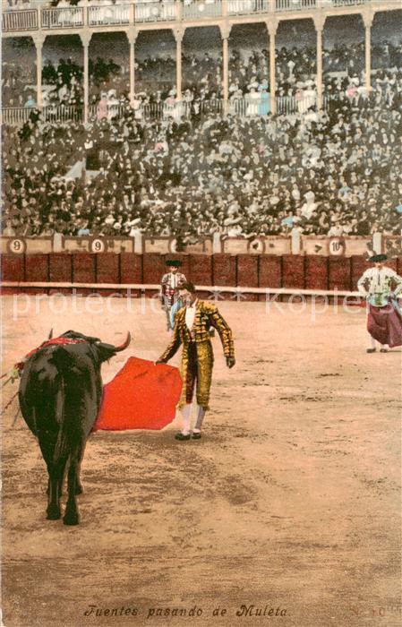 Stierkampf Corrida de Toros Bullfight Fuentes pasando de Muleta