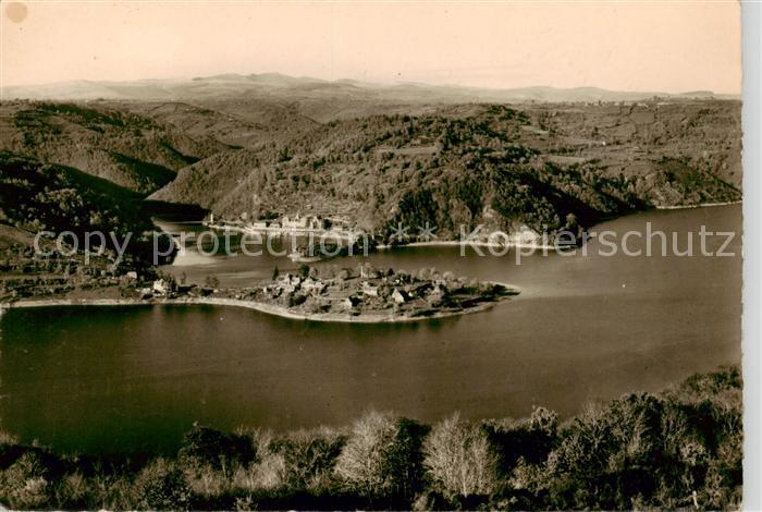 Sarrans Lac de Presqu ile de Laussac sur le lac du Bar
