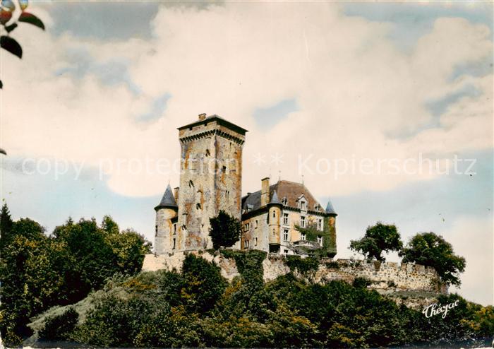 Chateau de Pesteil 15 Canteil Aussenansicht d. Schlosses