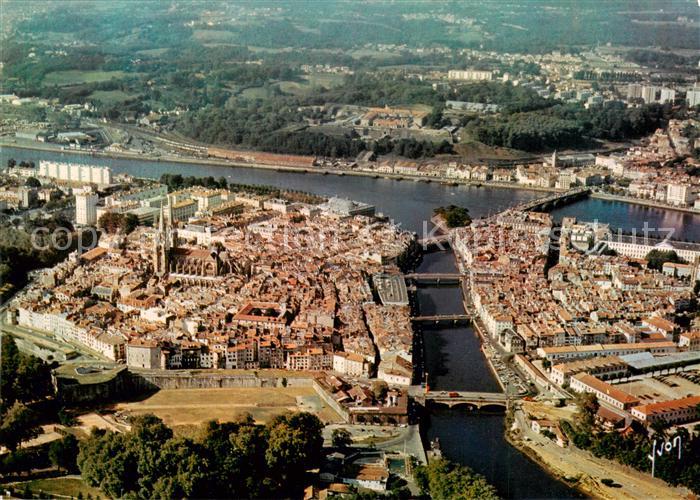 Bayonne 64 La ville et le confluent de l Adour et de la Nive vue aérienne