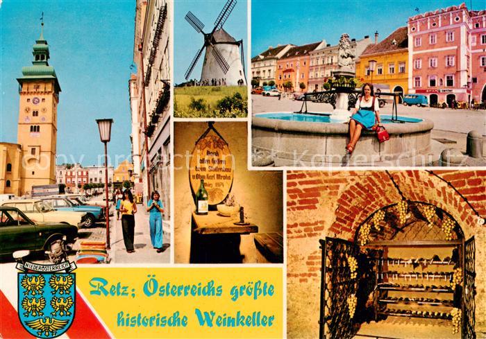 Retz Weinviertel AT Rathaus Hauptplatz Windmuehle Stadtbrunnen Keller-Kapelle Vi