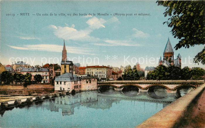 Metz  57 Moselle Un coin de la ville vu des bords de la Moselle