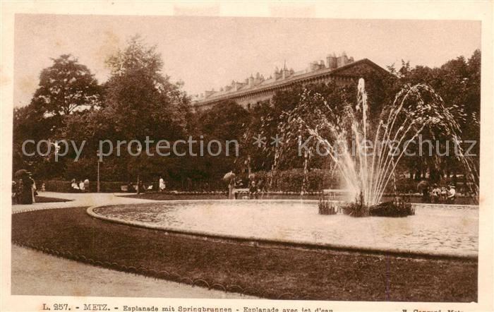 Metz  57 Moselle Esplanade mit Springbrunnen
